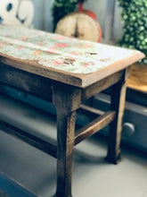 Load image into Gallery viewer, Adorable Small Wood Floral Bench/Riser