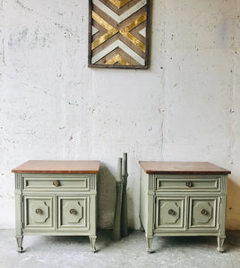 Stunning Drexel Vintage Bedroom Set (4pc)