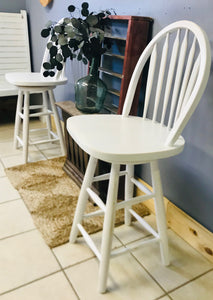 Perfect farmhouse counter stools (2)