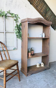 Super Cute Farmhouse Bookshelf