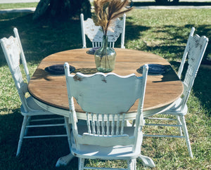 Round Pedestal Table w/4 Chairs