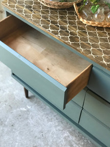 Beautiful MCM Dresser or TV Stand