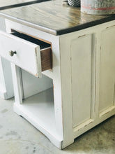 Load image into Gallery viewer, Cute Farmhouse Nightstand Set