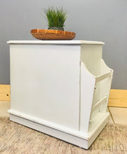 Load image into Gallery viewer, Adorable Farmhouse Magazine Rack End Table