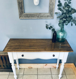 Perfect Farmhouse Entryway Table