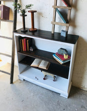 Load image into Gallery viewer, Pretty Farmhouse Bookcase