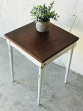 Load image into Gallery viewer, Cute Little Vintage End or Accent Table