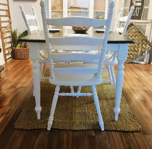 Perfect Farmhouse Table & Chairs