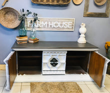 Load image into Gallery viewer, Stunning Ornate Vintage TV Stand