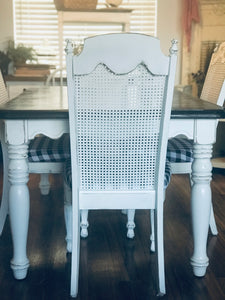 Charming Farmhouse Table & Chairs