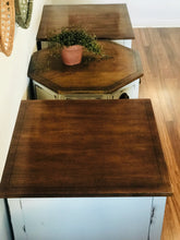 Load image into Gallery viewer, Pristine Vintage End Table Set (3)