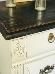 Beautiful Farmhouse Chest of Drawers