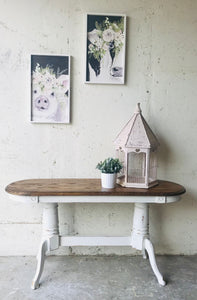 Perfect Farmhouse Entryway Table