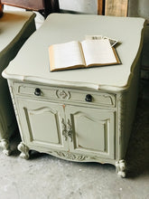 Load image into Gallery viewer, Stunning Large French Style Nightstand or End Table Set