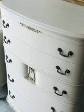 Load image into Gallery viewer, Beautiful Vintage Ornate 3pc Bedroom Set
