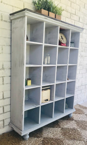 Adorable Farmhouse Cubby Shelf