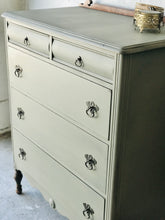 Load image into Gallery viewer, Beautiful Antique Chest of Drawers