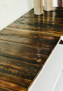 Pretty Farmhouse Entryway Table