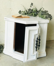 Load image into Gallery viewer, Pretty Vintage Hexagon Single End Table
