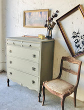 Load image into Gallery viewer, Beautiful Antique Chest of Drawers