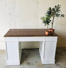 Load image into Gallery viewer, Pretty Vintage Farmhouse Desk