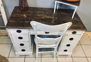 Perfect Farmhouse Desk & Chair