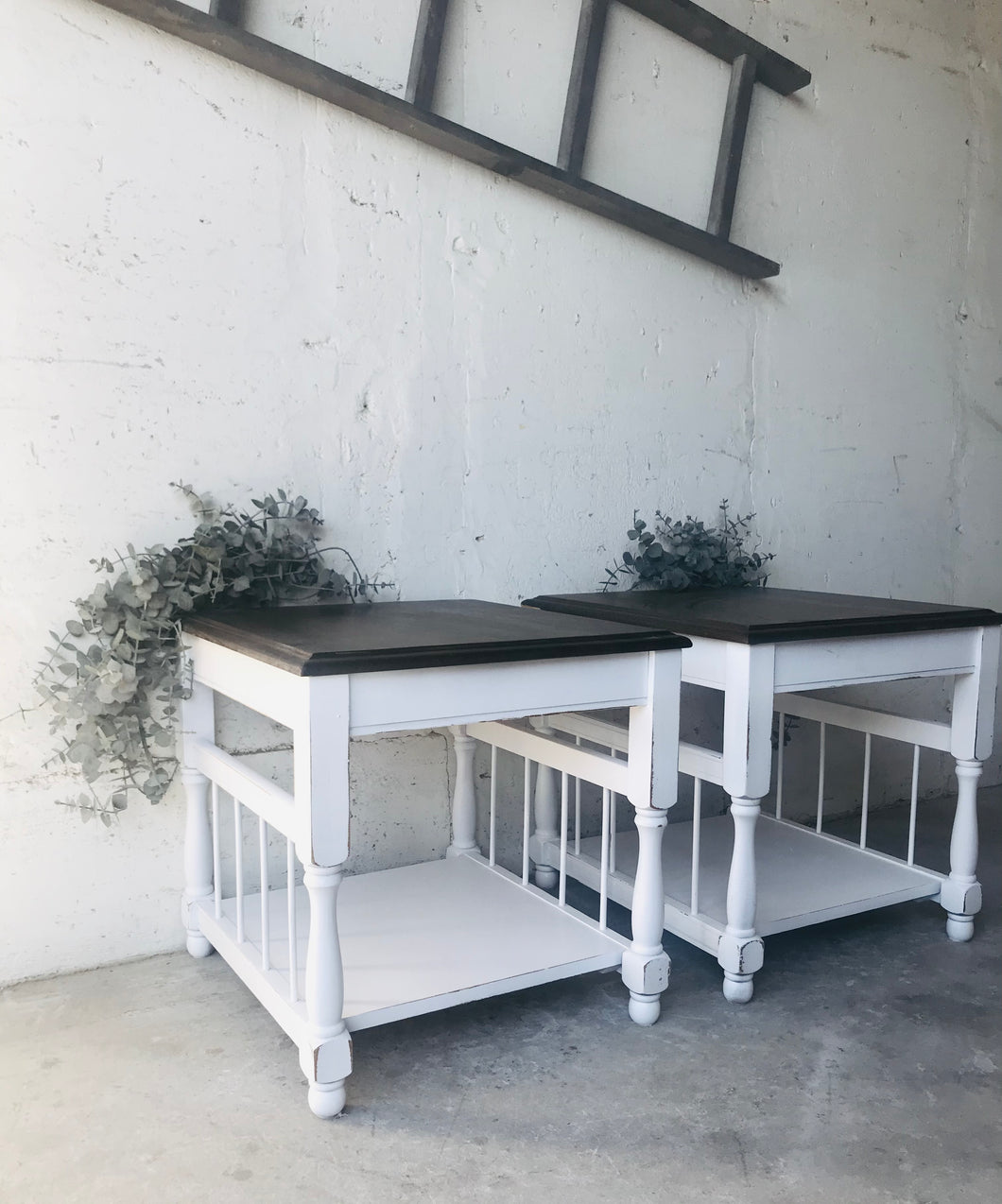 Pretty Farmhouse End Table Set