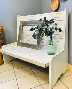 Cute Farmhouse Pew Bench