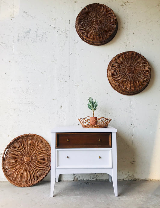 Stunning Vintage MCM Single Nightstand