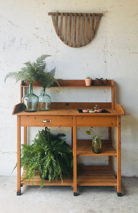 Pretty Solid Lightweight Wood Potting Bench