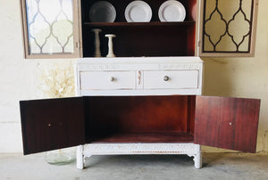 Beautiful Vintage China Cabinet