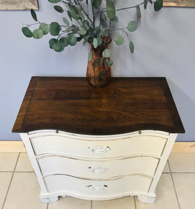 Pretty Single Farmhouse End Table