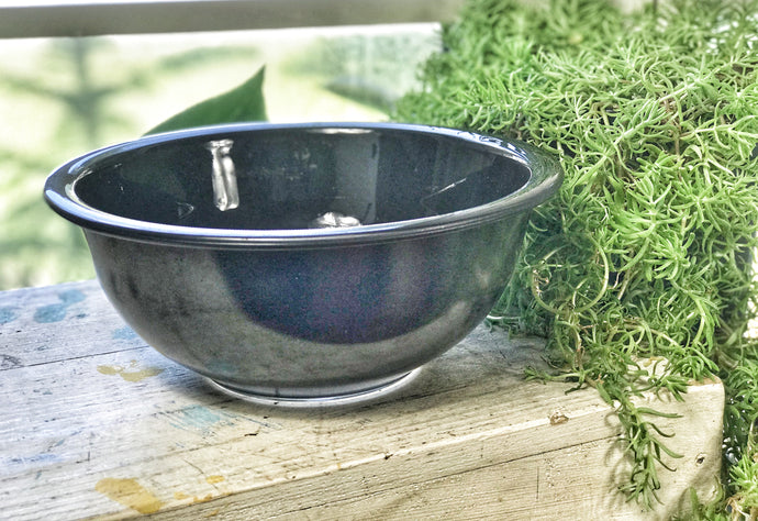 Black glass Pyrex bowl