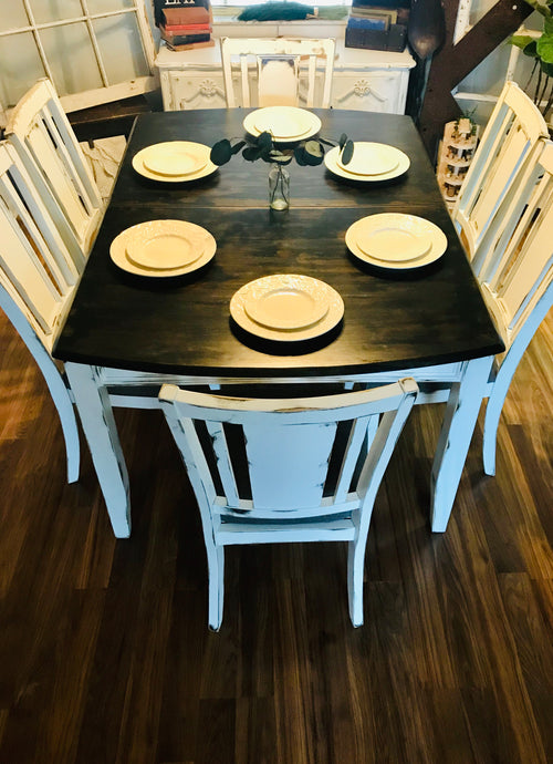 Perfect Large Farmhouse Table with 6 Chairs & Leaf