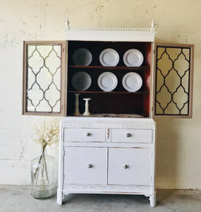 Beautiful Vintage China Cabinet